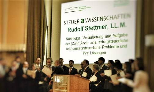 Master in Steuerwissenschaften mit Prädikatsabschluss